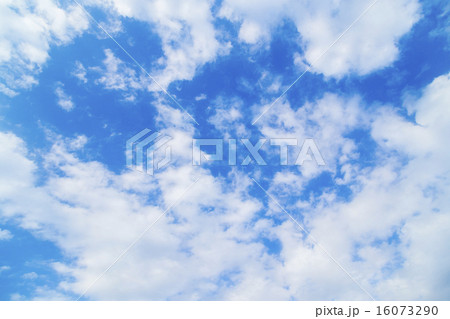 青い空と雲 青い空と雲 16073290