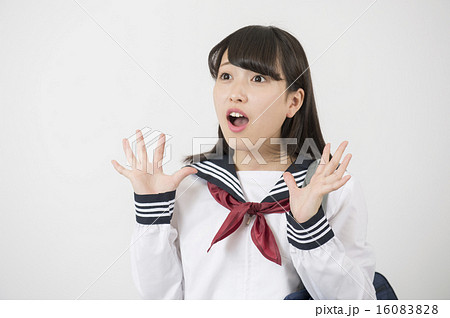 制服を着た高校生　 16083828