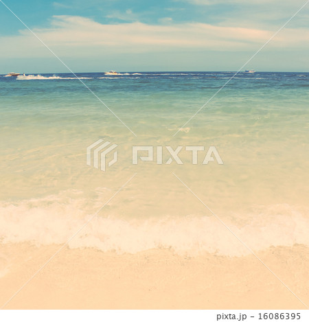 Retro vintage style of summer beach sea view Retro vintage style of summer beach sea view 16086395