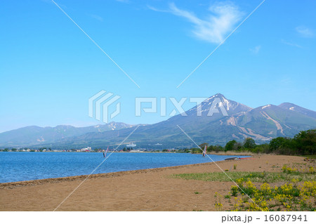 猪苗代湖と磐梯山 猪苗代湖と磐梯山 16087941