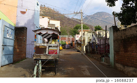 南インドの裏町と霊峰アルナーチャラ 南インドの裏町と霊峰アルナーチャラ 16088237