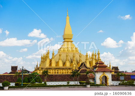 Pha That Luang stupa in Vientiane Pha That Luang stupa in Vientiane 16090636