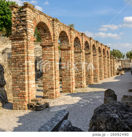Cryptoporticus 16092490