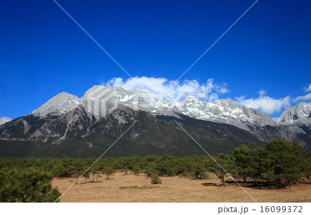 Jade dragon snow mountain Jade dragon snow mountain 16099372