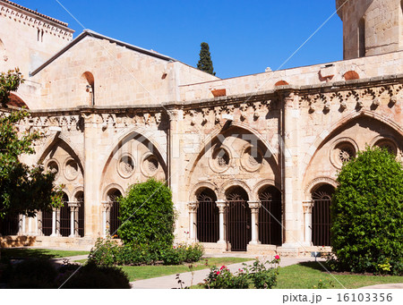 Gothic cloister of Tarragona Cathedral Gothic cloister of Tarragona Cathedral 16103356