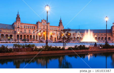 Dawn view of Plaza de Espana. Seville Dawn view of Plaza de Espana. Seville 16103387