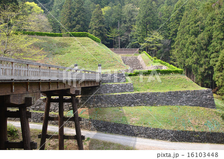 八王子城 御主殿と曳橋 八王子城 御主殿と曳橋 16103448