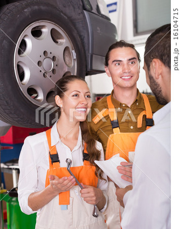 Service manager and crew Service manager and crew 16104715