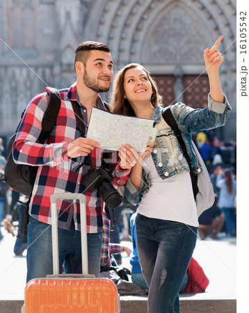 couple looking at the map couple looking at the map 16105542