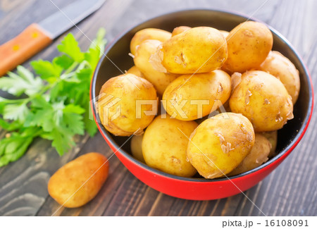 raw potato 16108091