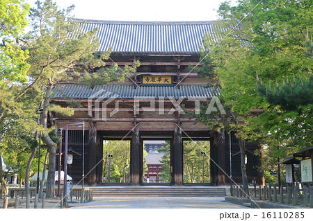奈良　東大寺　南大門 16110285