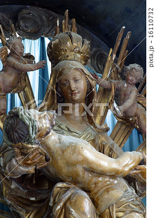 Pieta Pieta 16110732