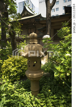 坐摩神社境内　陶器灯篭 16111064