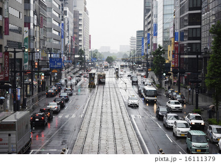 雨の日の広島 16111379
