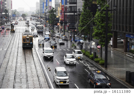 雨の日の広島 16111380