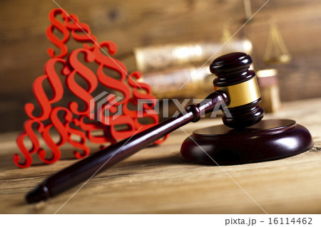 Gavel court and paragraph sign Gavel court and paragraph sign 16114462