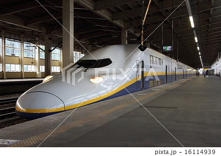 東北・上越新幹線E4系（旧塗装・浦佐駅） 16114939