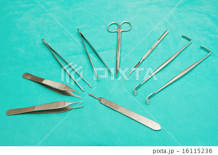 set of surgical instrument on sterile table set of surgical instrument on sterile table 16115236