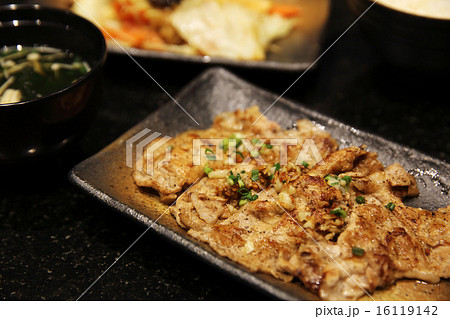 Beef with vegetables teppanyaki Japanese Cooking 16119142