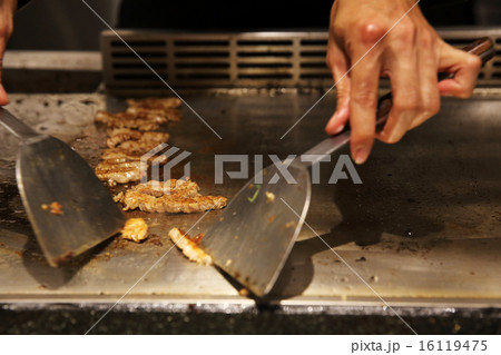 Beef with vegetables teppanyaki Japanese Cooking 16119475