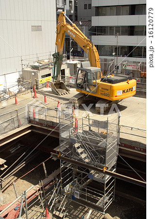 建設現場 パワーショベル 16120779