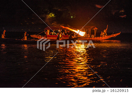 長良川の鵜飼い 16120915