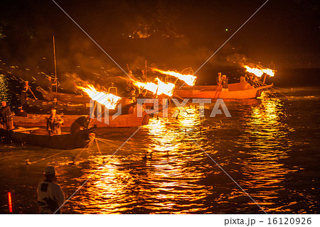 総がらみ(長良川の鵜飼い) 総がらみ(長良川の鵜飼い) 16120926