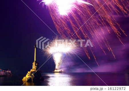 Salute, fireworks above the Sevastopol bay. 16122972
