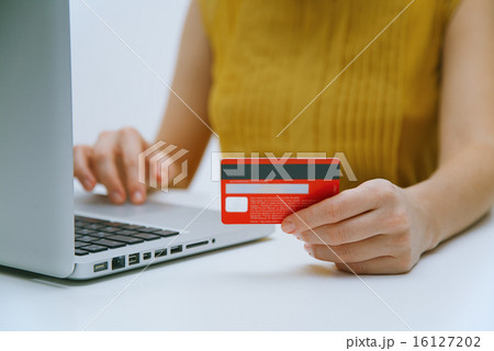 Paying with credit card online 16127202