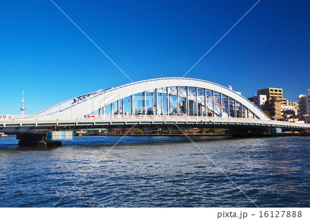 永代橋とスカイツリー 16127888