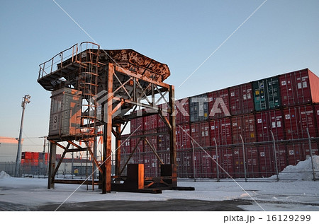 港の積まれたコンテナ 港の積まれたコンテナ 16129299