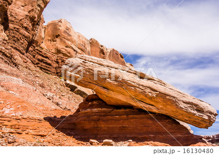 hoodoo rock formations at utah national park  16130480