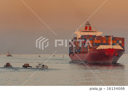 The Container Ship New Delhi Express 16134006