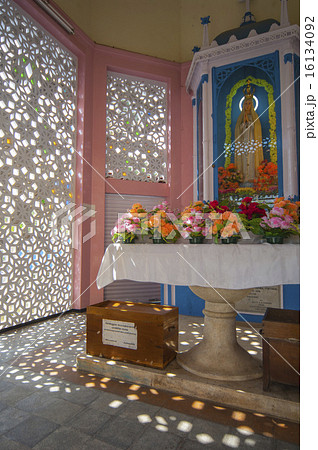 Shrine outside Santa Cruz Cathedral Basilica Shrine outside Santa Cruz Cathedral Basilica 16134092