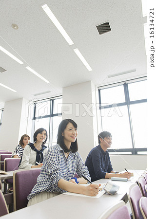 大学生 16134721