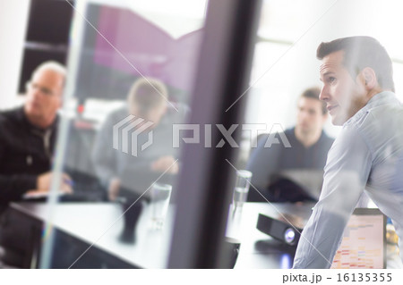 Business presentation on corporate meeting. 16135355