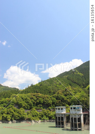 佐久間ダムの佐久間湖 佐久間ダムの佐久間湖 16135654