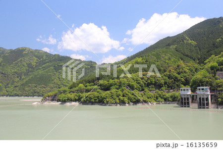 佐久間ダムの佐久間湖 佐久間ダムの佐久間湖 16135659