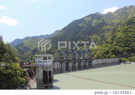 佐久間ダムの佐久間湖 16135661