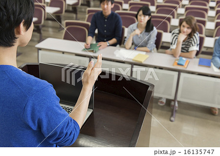 大学生 16135747