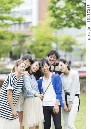 大学生 16137018