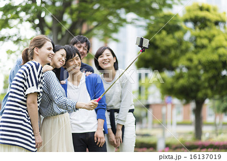 大学生 16137019