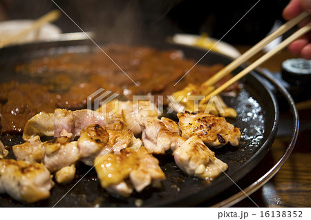 焼肉とホットプレート 16138352