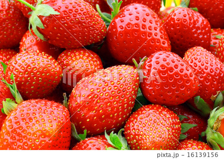 some of strawberries 16139156