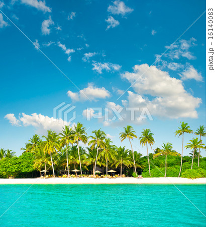 Sand beach with cloudy blue sky Sand beach with cloudy blue sky 16140083