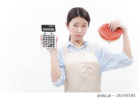 がま口財布を持つ女性 がま口財布を持つ女性 16140595