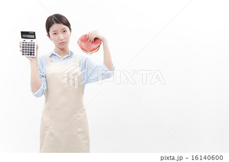 がま口財布を持つ女性 がま口財布を持つ女性 16140600