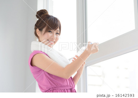 水分補給・若い女性 16142593