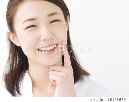 スキンケア・若い女性 16143679