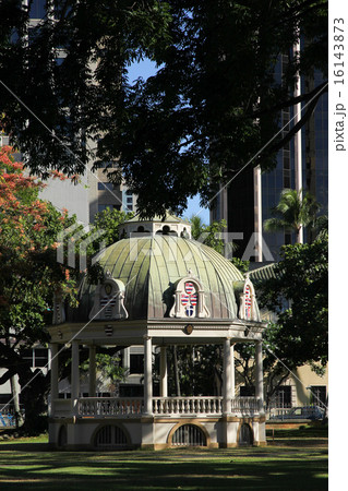 カメハメハ大王像　ハワイ　オアフ島　ダウンタウン　 16143873